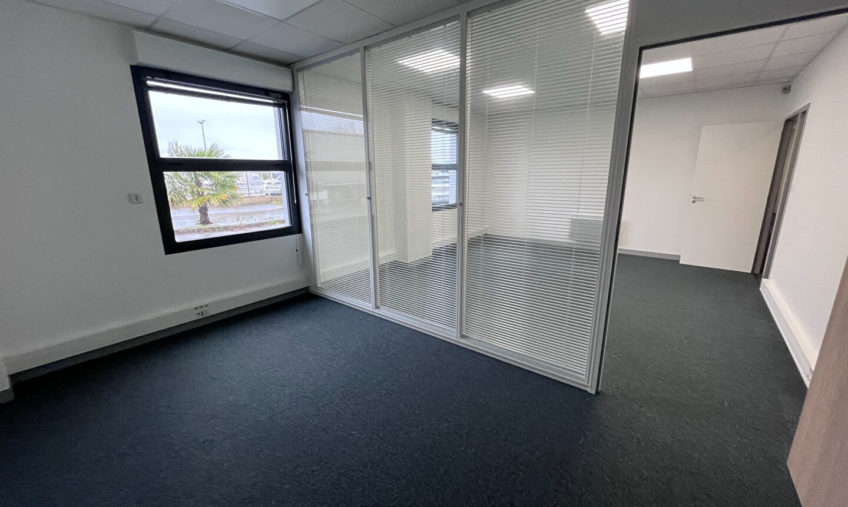 A LOUER –  GOUESNOU KERGARADEC – BUREAUX DE 251 M2 - 1611