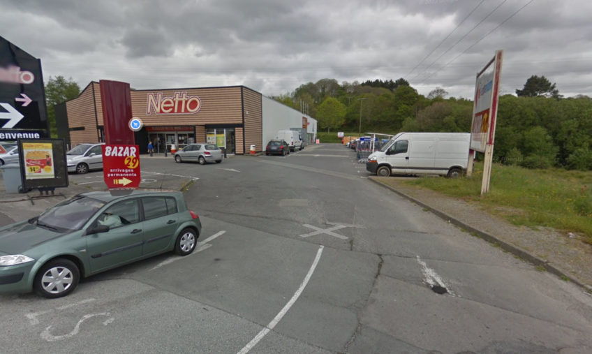 LOCAL COMMERCIAL QUIMPER ZONE DE GOURVILY A LOUER - 1614