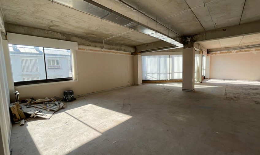 A LOUER PLATEAU DE BUREAU - 1621