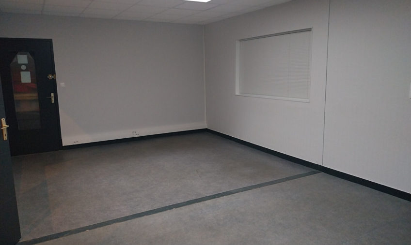 A LOUER – BREST PORT DE COMMERCE – ZONE PORTUAIRE – BUREAUX DE 211 M2 - 1676