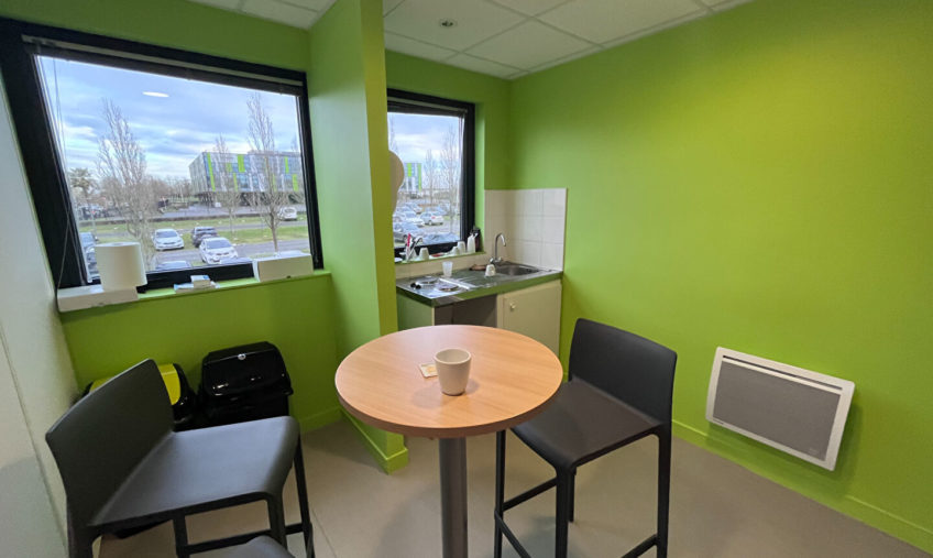 A VENDRE / A LOUER – GUIPAVAS AEROPORT – BUREAUX DE 178 M² - 1686