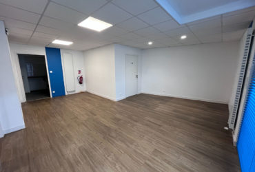 A LOUER – LANDERNEAU – LOCAL PROFESSIONNEL DE  70 M²