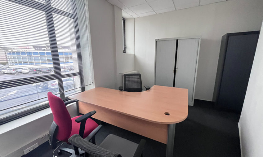 A LOUER – LANDERNEAU – PLATEAU DE BUREAUX DE 100 M² - 1702