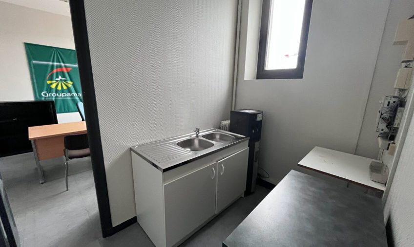 A LOUER – LANDERNEAU – PLATEAU DE BUREAUX DE 100 M² - 1702