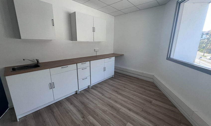 A VENDRE – BREST PORT DE COMMERCE  – BUREAUX DE 256 M2 - 1711