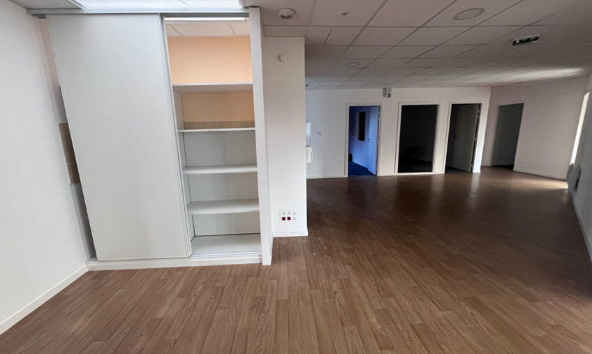 A LOUER – GOUESNOU – MESCADIOU – BUREAUX 270 M² - 1742