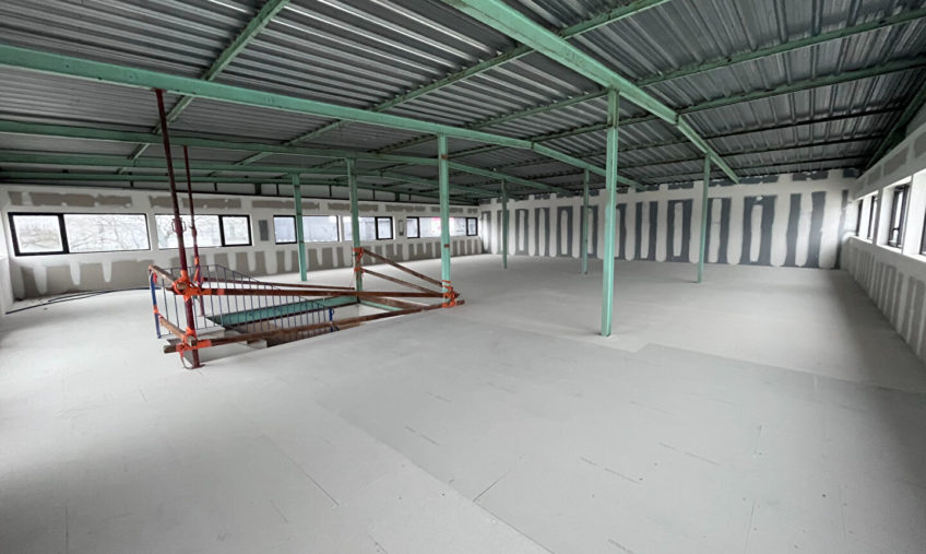 A LOUER – GOUESNOU KERGARADEC – BUREAUX AVEC SHOWROOM DE 340 M² - 1750