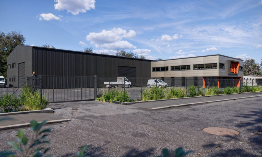 A LOUER – GOUESNOU KERGARADEC – BUREAUX AVEC SHOWROOM DE 340 M² - 1750