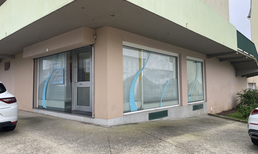 A VENDRE LOCAL COMMERCIAL - 1786