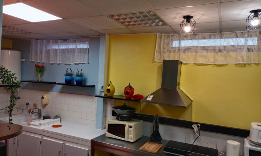 A VENDRE LOCAL COMMERCIAL - 1786