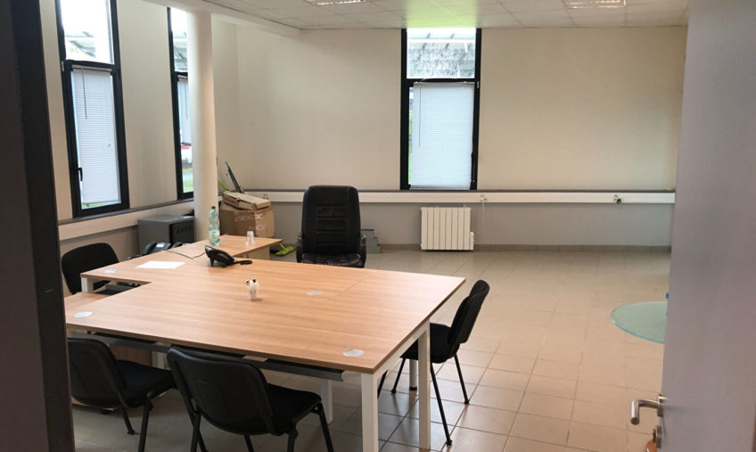A LOUER – GUIPAVAS AEROPORT – BUREAUX DE 165 M2 - 836