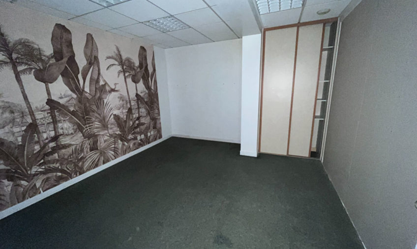 A VENDRE LOCAL COMMERCIAL - 927