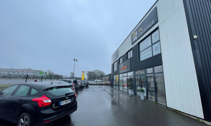 A LOUER – BUREAU DE 52 M² – PLOUDANIEL MESCODEN - 1010