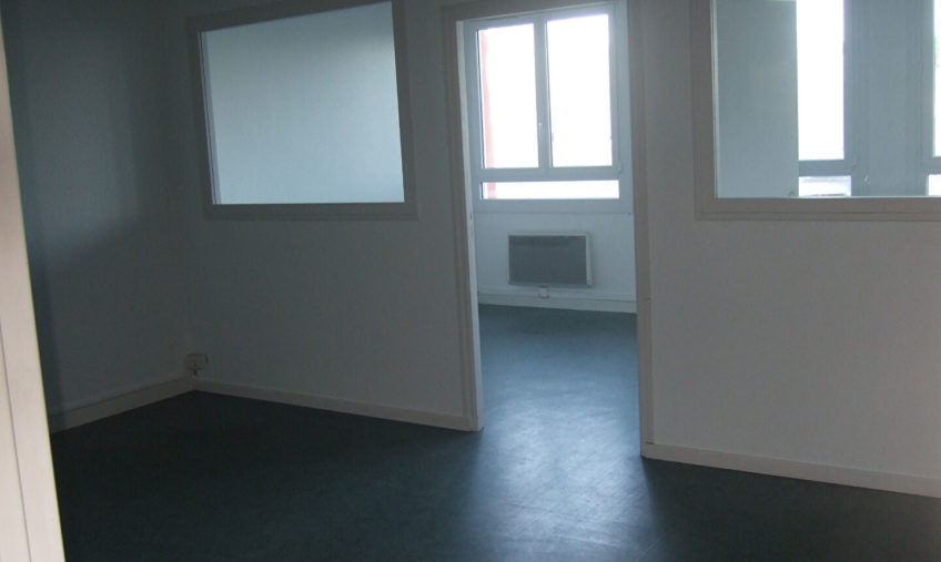A LOUER – BUREAUX DE 107 M2 –  GOUESNOU KERGARADEC - 1056