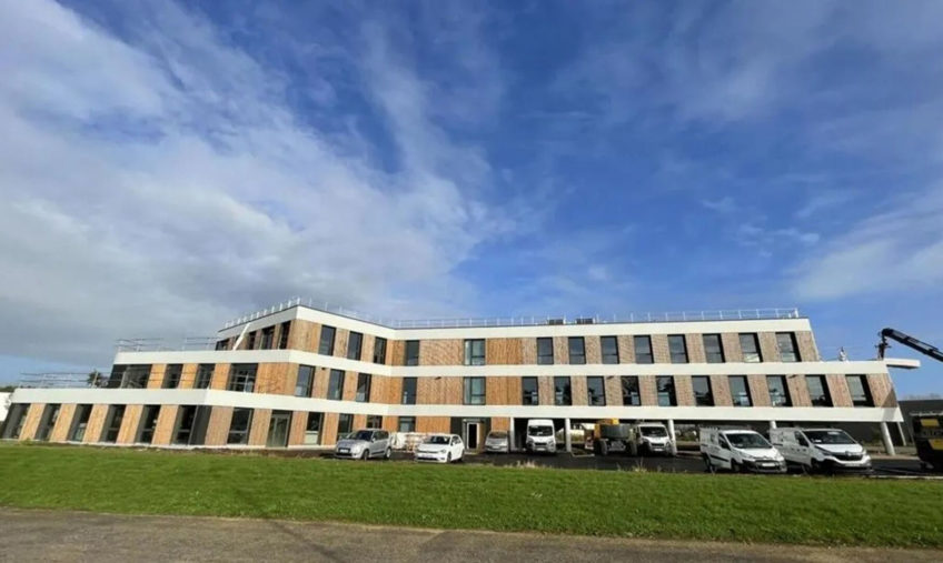 A VENDRE / ALOUER – CONCARNEAU ZONE DE COLGUEN – BUREAUX DE 190 M2 - 1123