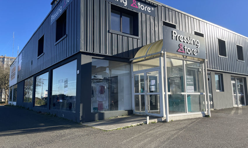 A LOUER LOCAL COMMERCIAL - 1447