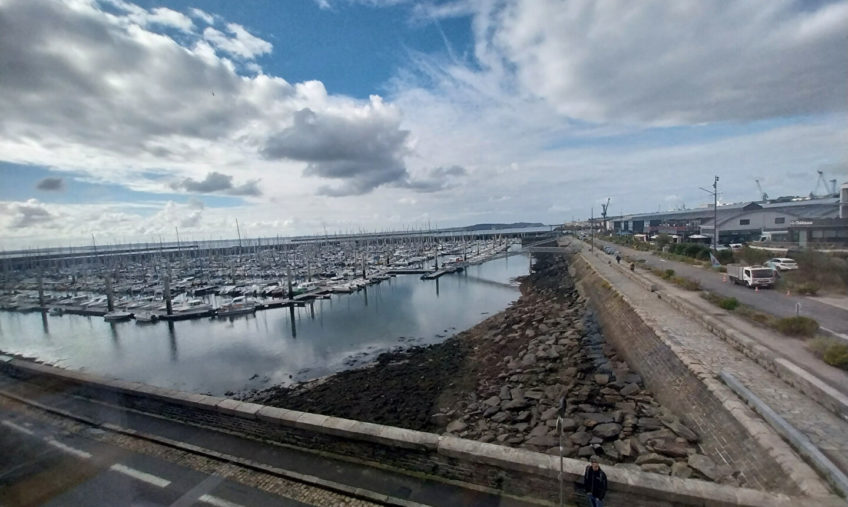 A LOUER – BUREAUX  AVEC VUE MER – PORT DE COMMERCE - 1599