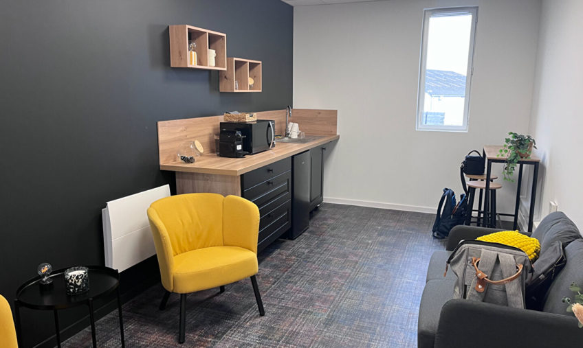 PORTE DE PLOUZANE – Bureaux à louer de 126 m2 divisibles à partir de 14 m² - 1618