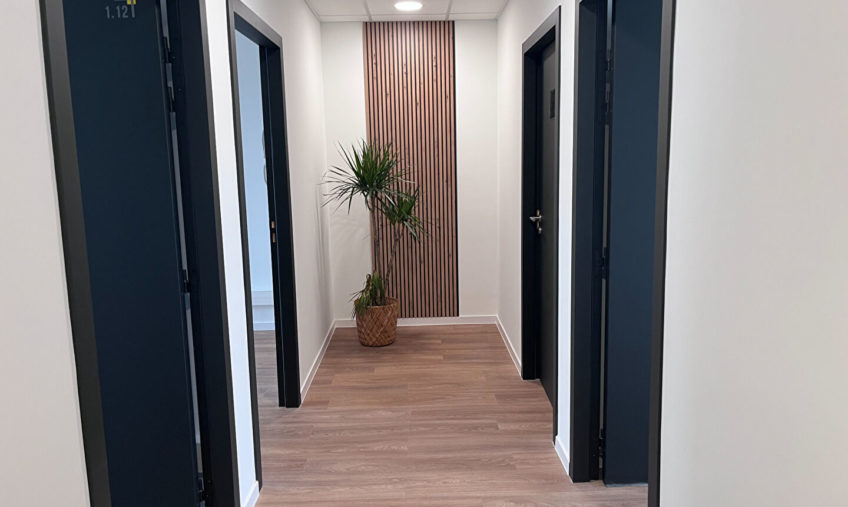 PORTE DE PLOUZANE – Bureaux à louer de 126 m2 divisibles à partir de 14 m² - 1618