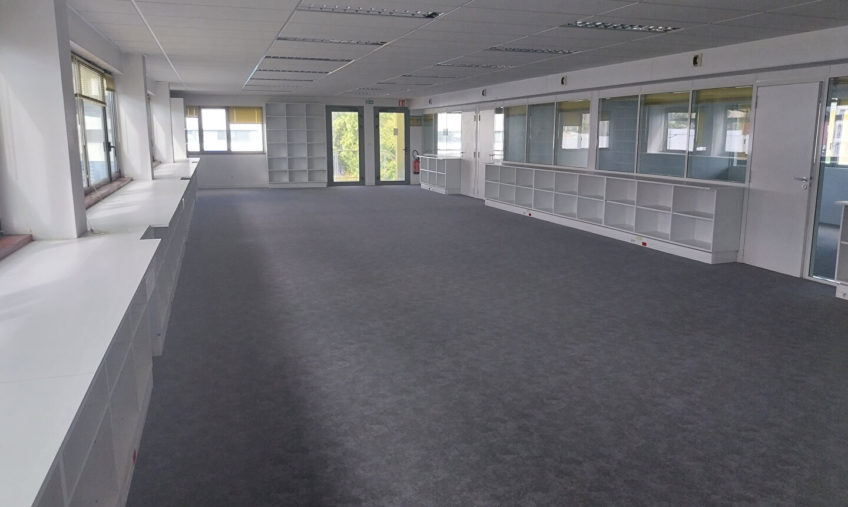 A LOUER – BUREAUx de 220 m2 – PORT DE COMMERCE - 1646
