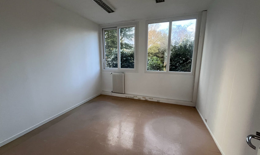 A LOUER – GOUESNOU – PLATEAU DE BUREAUX DE 182 M2 - 1660