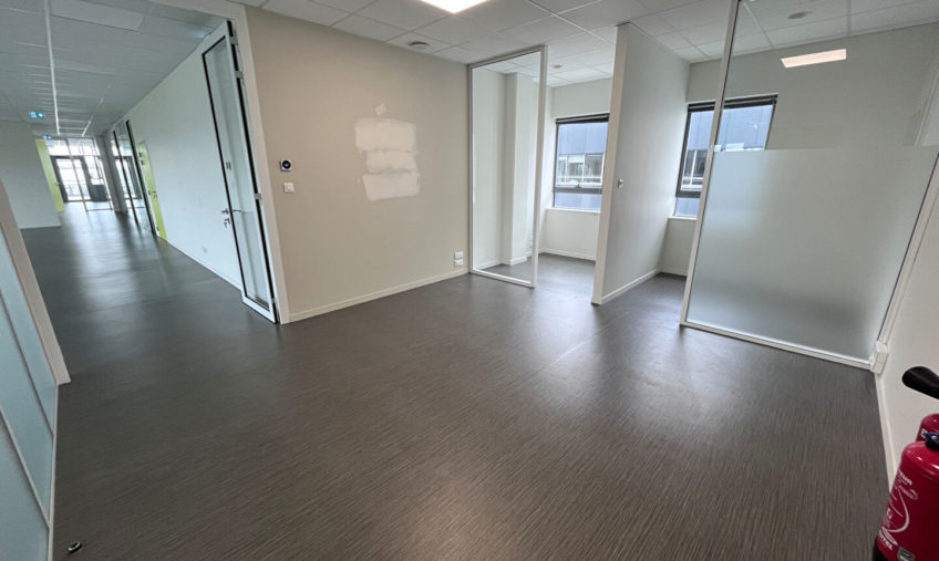 A LOUER – GUIPAVAS – Kergonan / Froutven – BUREAUX DE 334 M2 - 1733