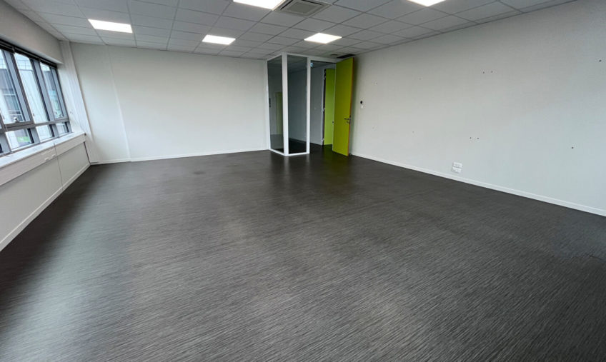 A LOUER – GUIPAVAS – Kergonan / Froutven – BUREAUX DE 334 M2 - 1733
