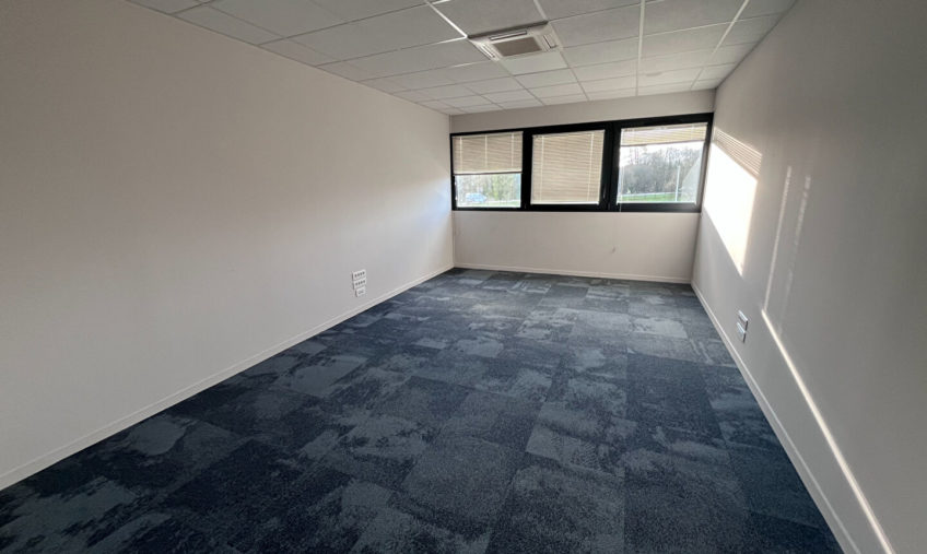 A LOUER – GOUESNOU – MESCADIOU – BUREAUX 270 M² - 1742