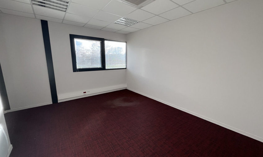 A LOUER – GOUESNOU – MESCADIOU – BUREAUX 270 M² - 1742