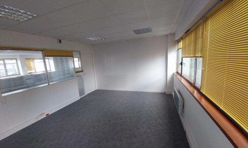 A LOUER – BUREAUX de 350 m2 – PORT DE COMMERCE - 1745