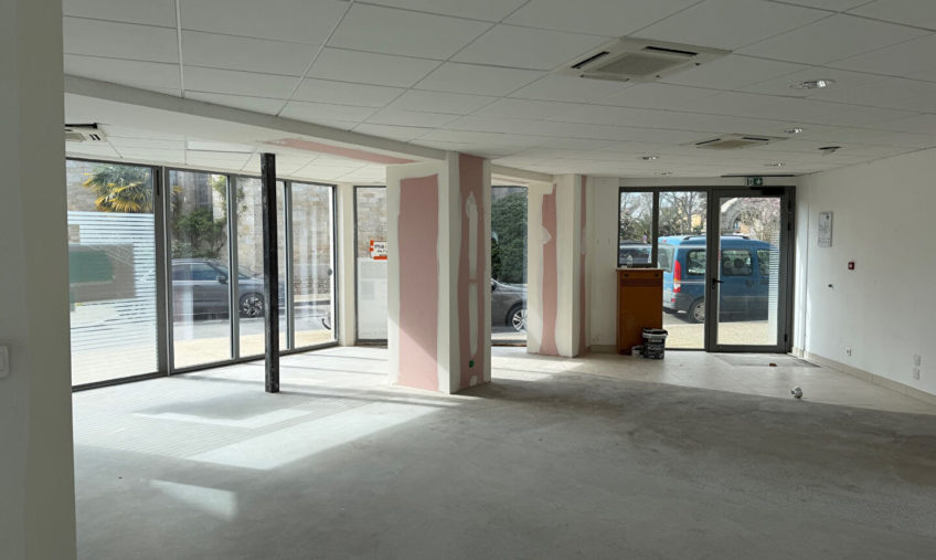 Beau local commercial  95 m2  au centre de Guidel - 1787