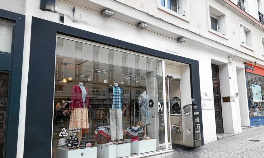 A LOUER LOCAL COMMERCIAL EMPLACEMENT N°1 - 1793