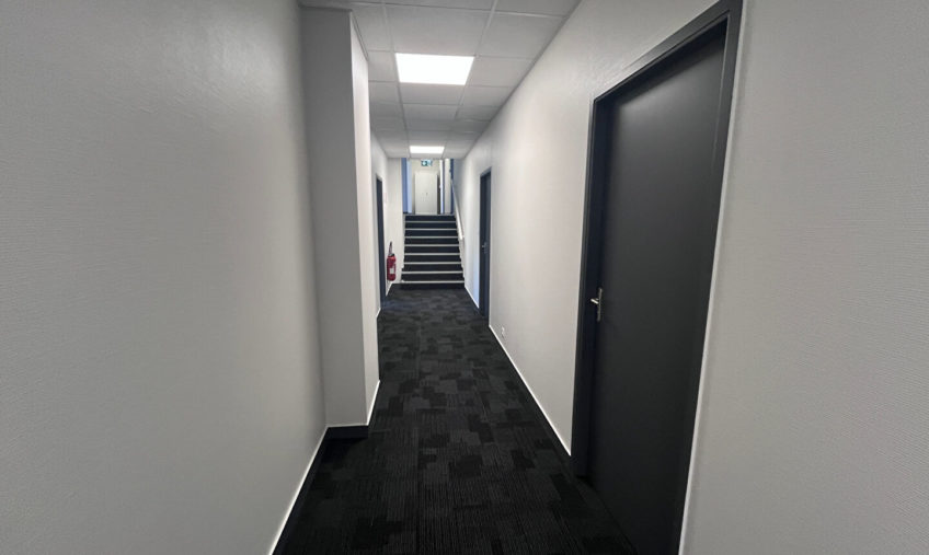 A LOUER – BREST KERGONAN – BUREAUX DE 300M2 - 1799