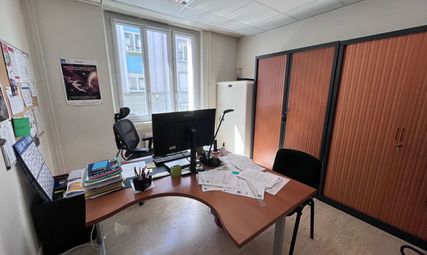 A LOUER – BREST QUARTIER SIAM – BATIMENT DE BUREAUX DE 640 M2 - 1819