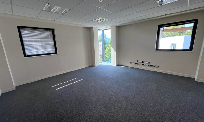 A VENDRE / A LOUER – GUIPAVAS PRAT PIP – BUREAUX 86 M2 - 1843