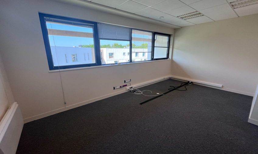 A VENDRE / A LOUER – GUIPAVAS PRAT PIP – BUREAUX 86 M2 - 1843