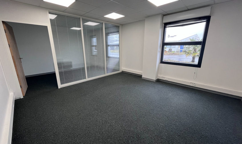A LOUER –  GOUESNOU KERGARADEC – BUREAUX DE 251 M2 - 1611