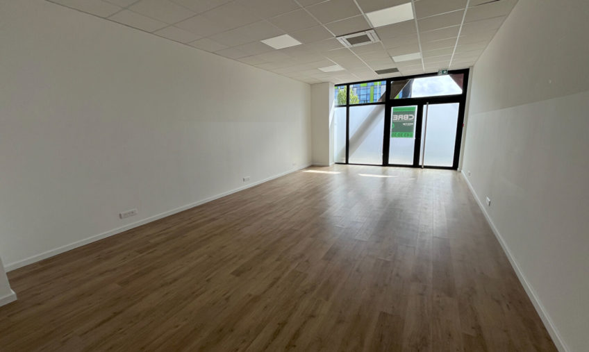 GUIPAVAS – AEROPORT – A LOUER PLATEAU DE BUREAUX DE 351 M2 - 1738