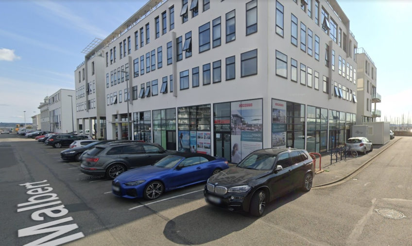 A LOUER – BREST PORT – LOCAL PROFESSIONNEL DE 135 M² – VUE MER - 1121