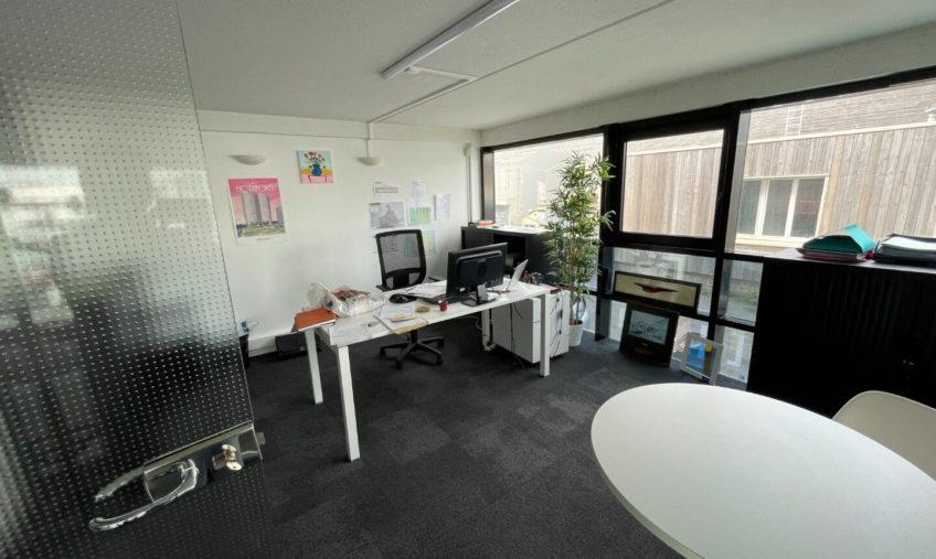 A LOUER – BREST PORT – LOCAL PROFESSIONNEL DE 135 M² – VUE MER - 1121