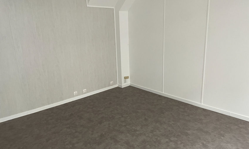 LOCAL COMMERCIAL BREST RIVE DROITE A LOUER - 1199