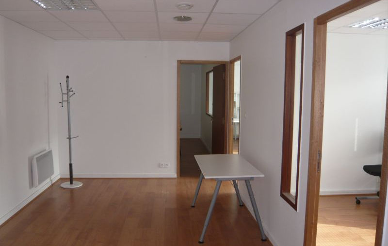 A LOUER –  BREST PORT DE COMMERCE – BUREAUX 84 M2 - 1590
