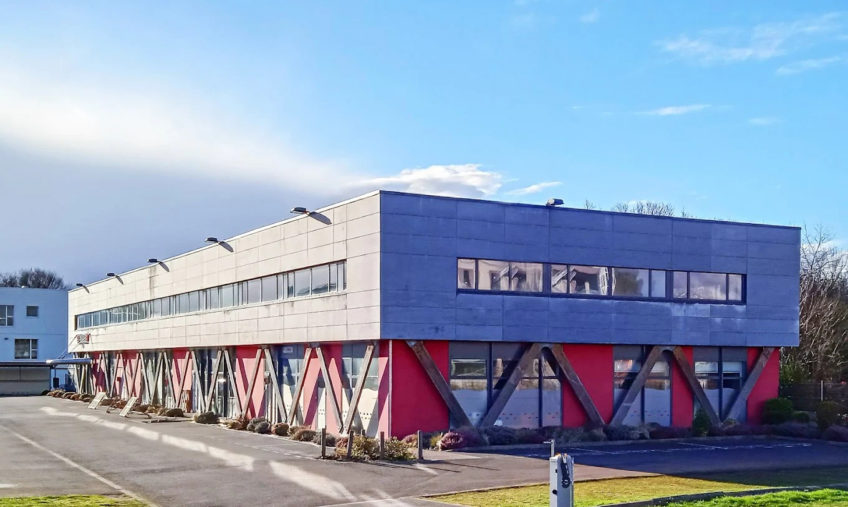 GUIPAVAS – AEROPORT – A LOUER PLATEAU DE BUREAUX DE 1370 M2 - 1571