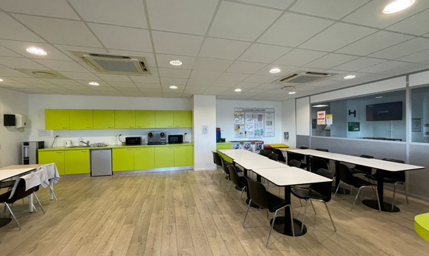 GUIPAVAS – AEROPORT – A LOUER PLATEAU DE BUREAUX DE 1370 M2 - 1571