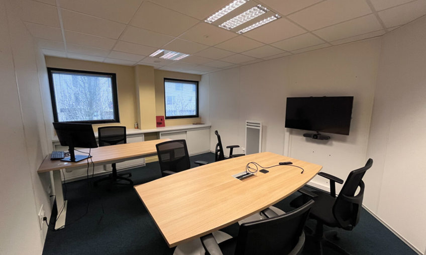 A VENDRE / A LOUER – GUIPAVAS AEROPORT – BUREAUX DE 178 M² - 1686