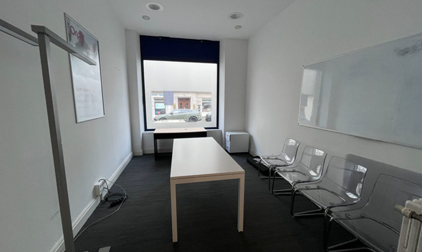 A VENDRE – HYPER CENTRE – INVESTISSEMENT – BUREAUX DE 641 M2 - 1692