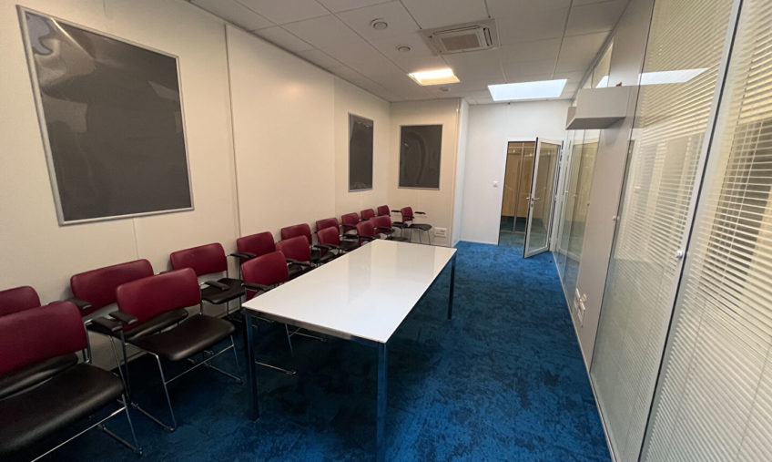 A VENDRE – HYPER CENTRE – INVESTISSEMENT – BUREAUX DE 641 M2 - 1692