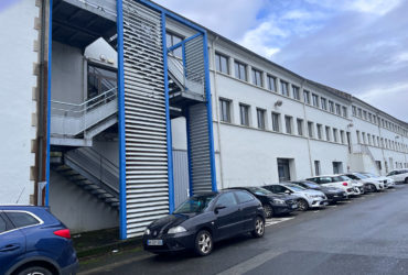 A LOUER – LANDERNEAU – PLATEAU DE BUREAUX DE 600 M²