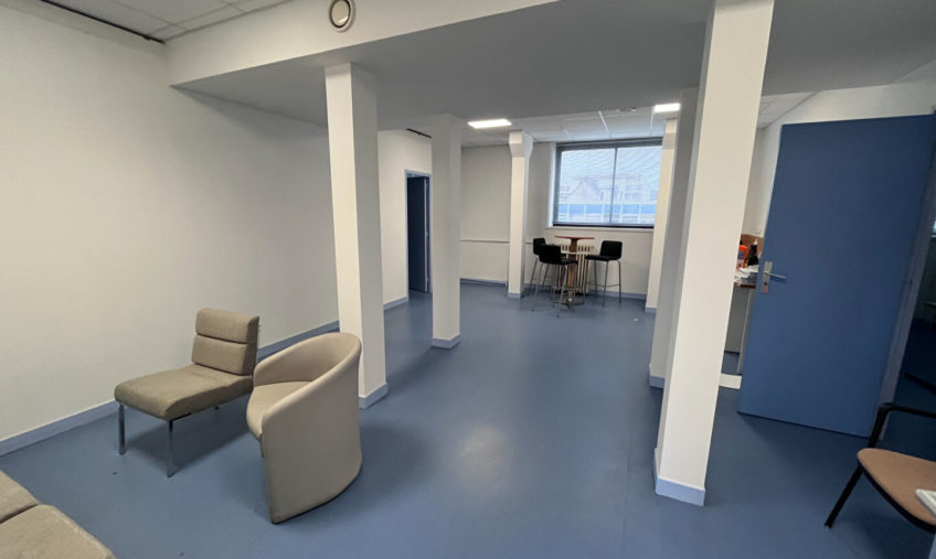 A LOUER – LANDERNEAU – PLATEAU DE BUREAUX DE 300 M² - 1701