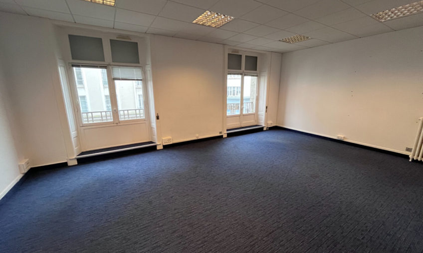 A LOUER – HYPER CENTRE – BUREAUX DE 154 M2 - 1730